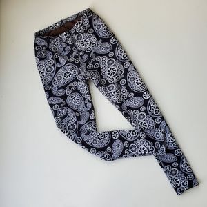 Stylish Black and White Patterned Leggings